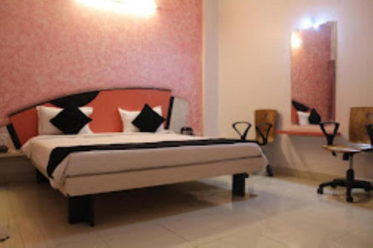 Hotel Cool Palace, Nashik Eksteriør billede