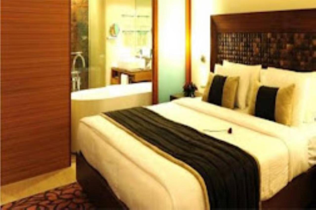 Hotel Cool Palace, Nashik Eksteriør billede