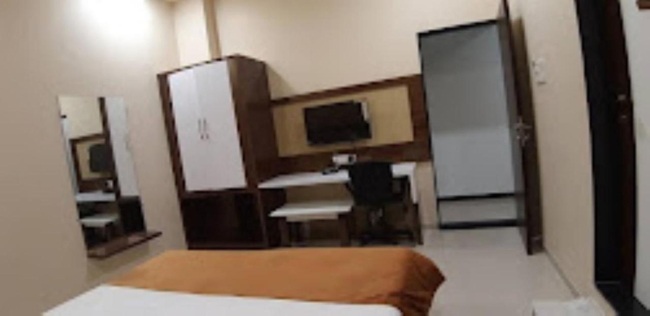Hotel Cool Palace, Nashik Eksteriør billede