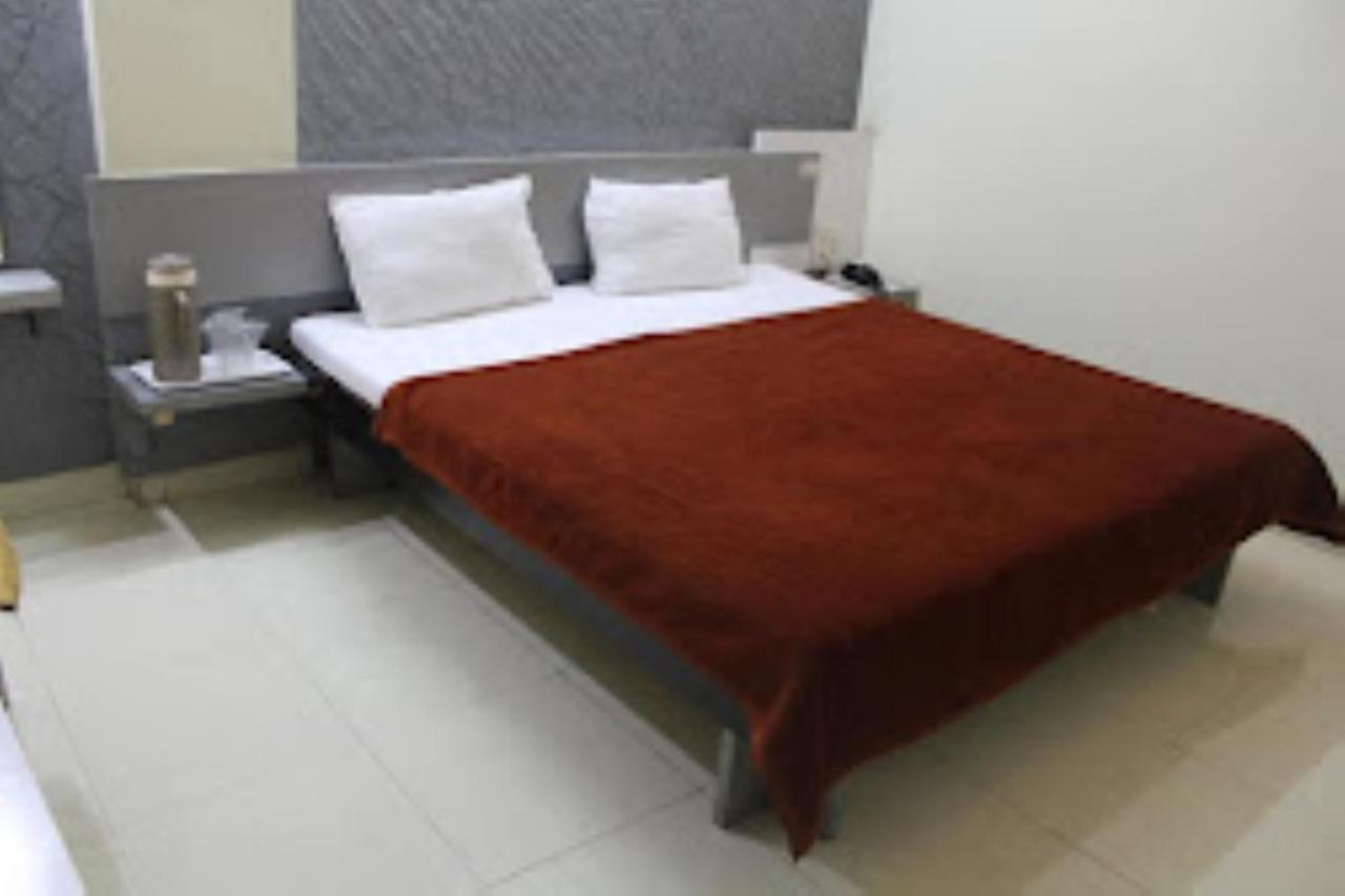 Hotel Cool Palace, Nashik Eksteriør billede