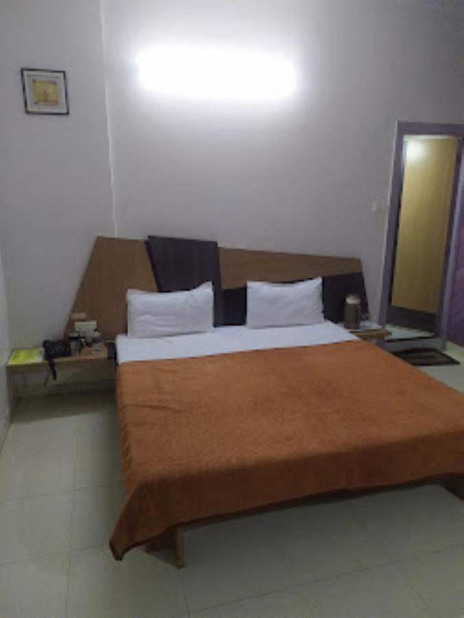 Hotel Cool Palace, Nashik Eksteriør billede