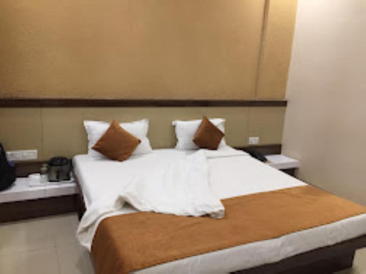 Hotel Cool Palace, Nashik Eksteriør billede